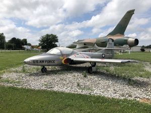 Side view of the T-37B Tweet